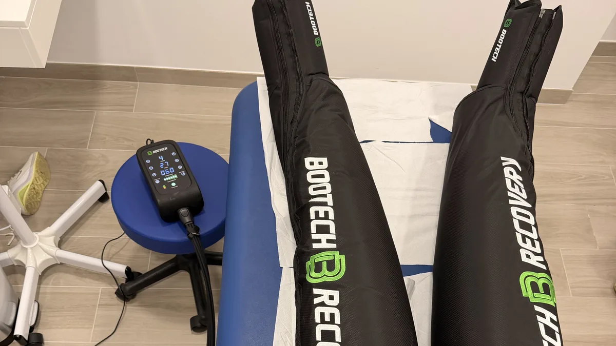 Presoterapia en las piernas en fisioterapia a domicilio para lesiones y dolencias en Córdoba